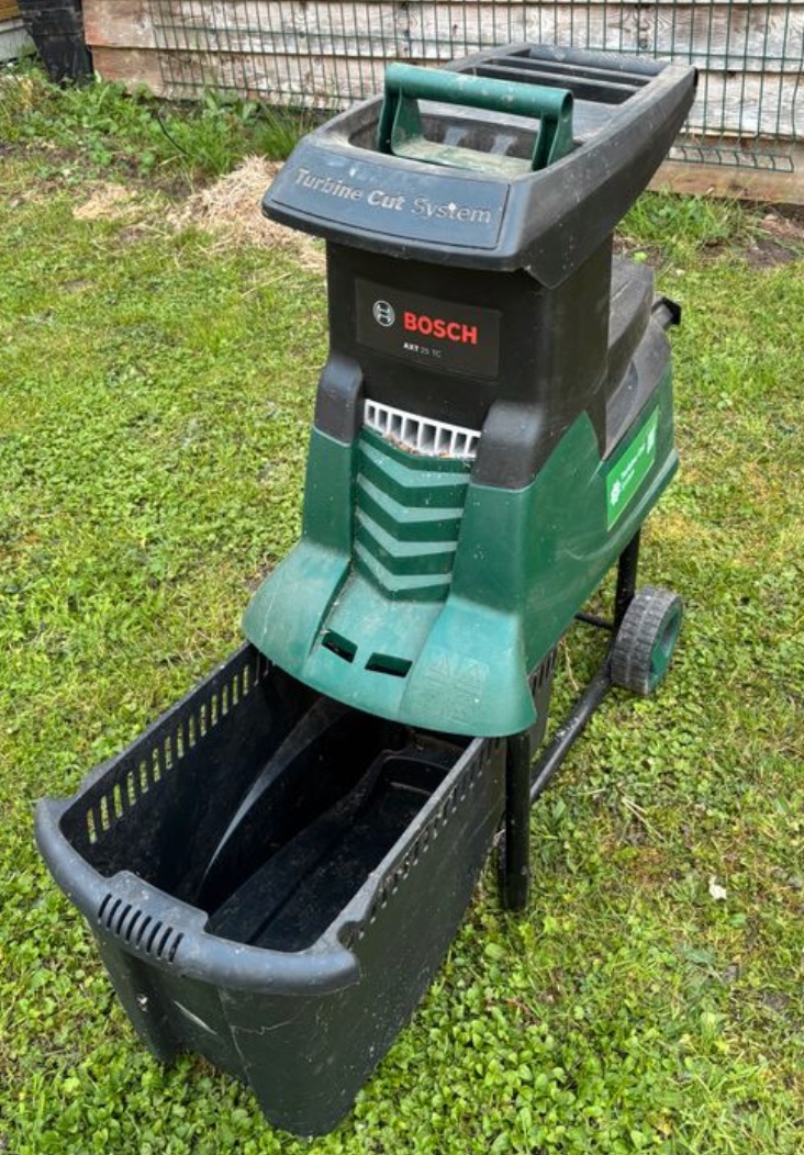 Broyeur de végétaux 2400W