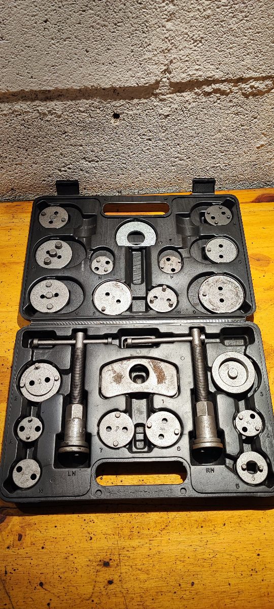 kit repousse piston frein auto